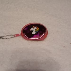 M̤̮o̤̮n̤̮e̤̮y̤̮ p̤̮o̤̮ṳ̮c̤̮h̤̮.